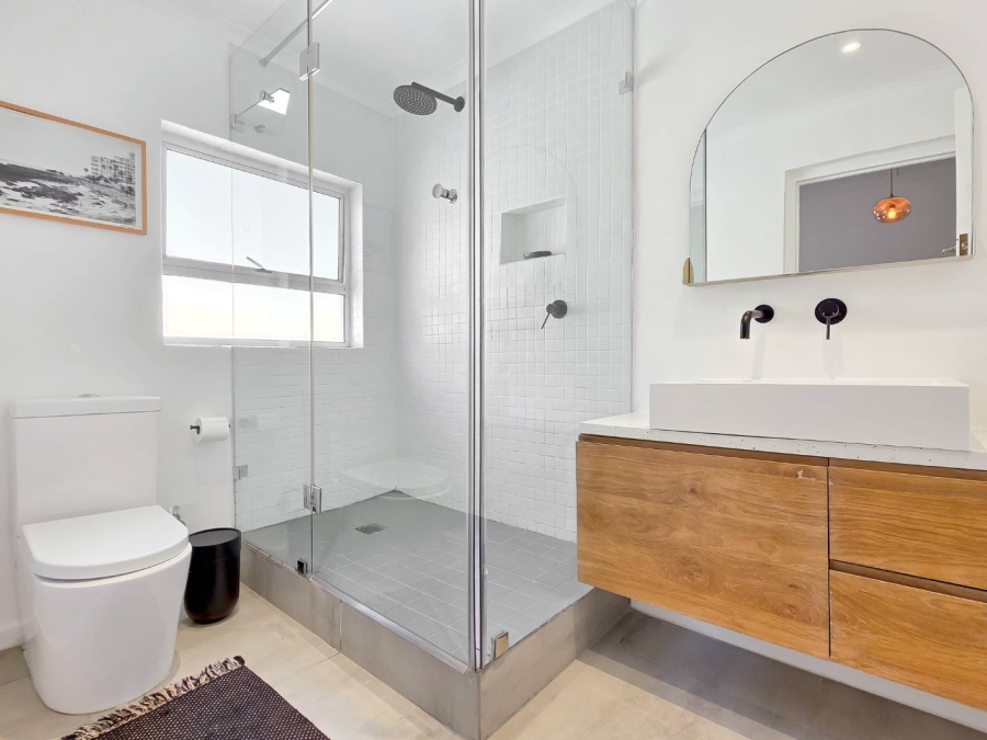 1 Bedroom Property for Sale in Sea Point Western Cape